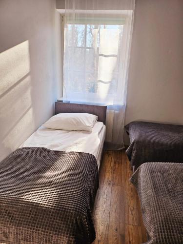 3 twin beds, 1 sofa bed