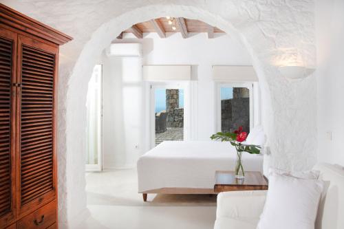 Aegean Stones, Mykonos