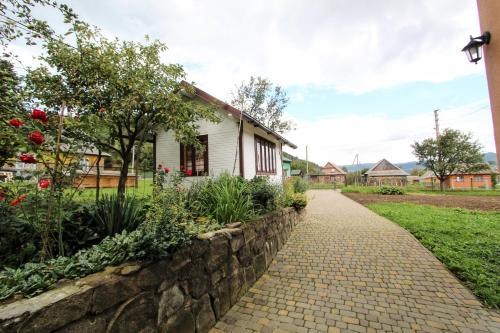 สภาพแวดล้อมโดยรอบ, Під Піщиком in มิคูลิชิน