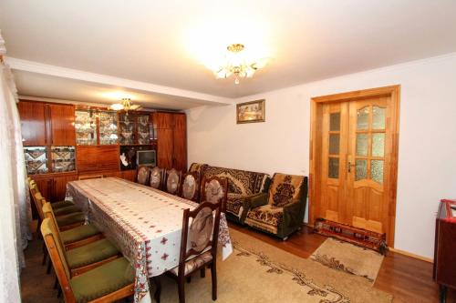 บริการและสิ่งอำนวยความสะดวก, Під Піщиком in มิคูลิชิน