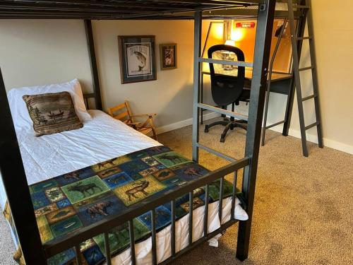 The R&R Conifer Cabin in Conifer, USA