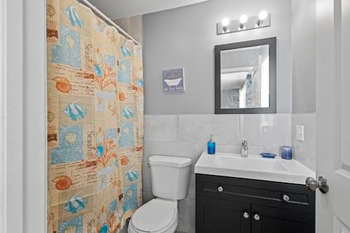FaithInn - 3 Bed 2 Bath Near EWR/ Downtown/ NYC in Newark, USA