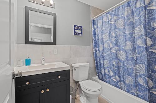 FaithInn - 3 Bed 2 Bath Near EWR/ Downtown/ NYC in Newark, USA