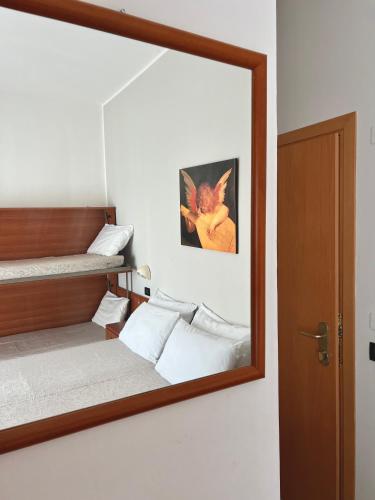 Standard Quadruple Room image 4