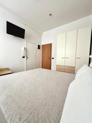 Standard Double Room image 1
