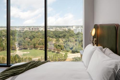 King Room with Park View room in Thompson Houston by Hyatt