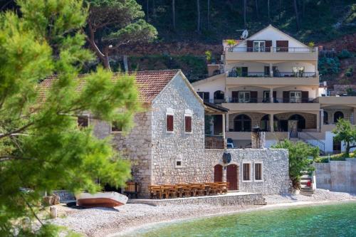 Restorāns, Apartments Serzane in Zastražišće