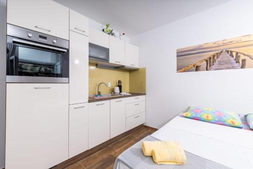 virtuve, Apartments Serzane in Zastražišće