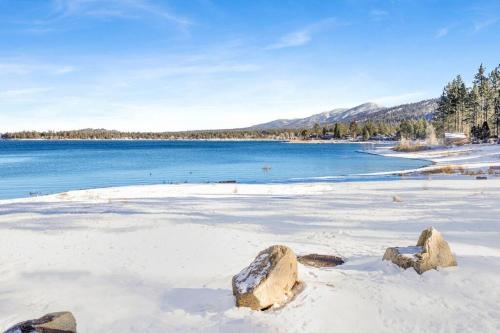 Shore Acres Lodge-450 by Big Bear Vacations - main image