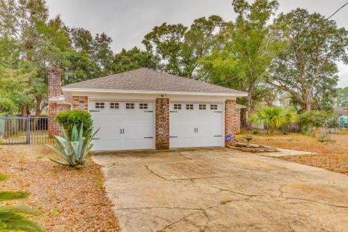 Pensacola Home with Private Yard 7 Mi to Downtown!