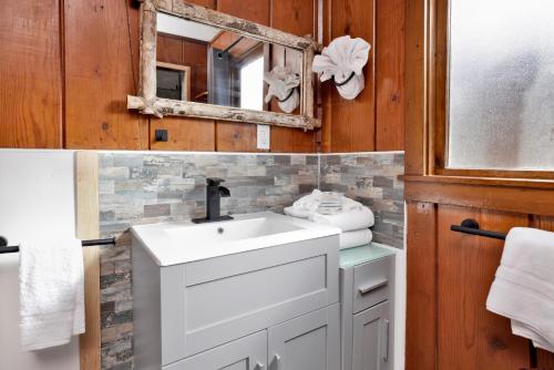 Shore Acres Lodge-451 by Big Bear Vacations - image 10