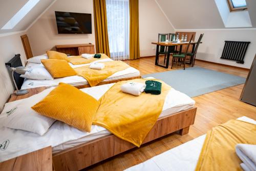 Leśny Dworek (Lesny Dworek) in Labowa