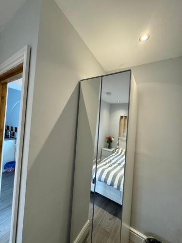 1 bed with kitchenette and bathroom in 考利