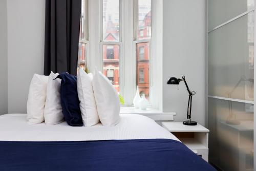 Stylish Studio on Newbury St #3 - image 13