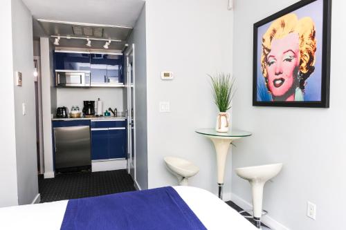 Cozy & Stylish Newbury Street Studio, #9 in Boston, USA