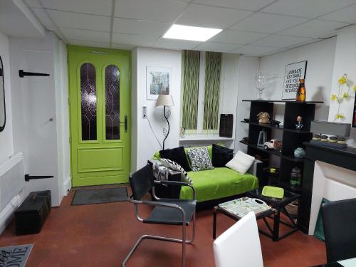 Charmant gîte avec 2 chambres, cour partagée, Wifi et animaux acceptés - FR-1-586-14 gîte à louer Sury-ès-Bois