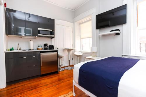 Charming & Stylish Studio on Beacon Hill #12 in Boston, USA