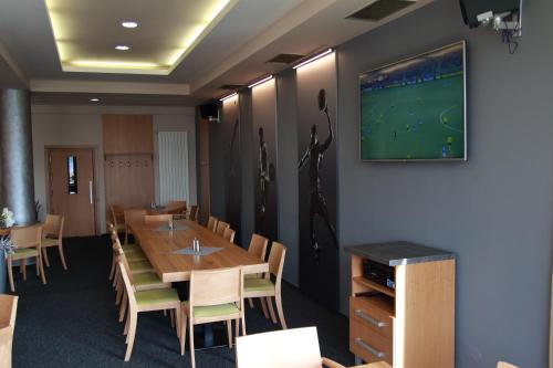 ห้องอาหาร, OtavArena in ปิเสค