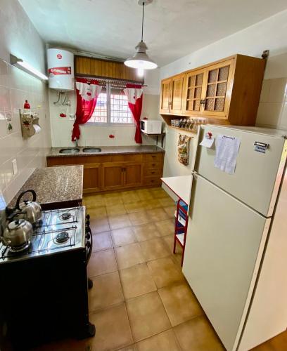 keuken, Frente a la mansa CON SEÑA l LUZ GAS AGUA LIMPIEZA APARTE (Frente a la mansa CON SENA l LUZ GAS AGUA LIMPIEZA APARTE) in Atlantida