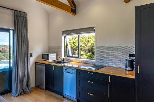 кухня, The Guest House at Te Whau Retreat in Okura