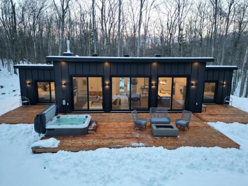 Secluded Mont-Tremblant Area Retreat - Entire Home