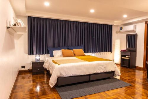 Rooftop Paradise & Koi Pond-6BR Hideaway@Icon Siam, Bangkok (photo 11)