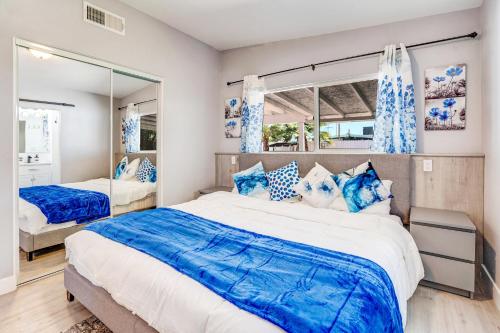 Fully Remodeled, Landscaped, King Beds, Desk Space, Las Vegas (zdjęcie 9)