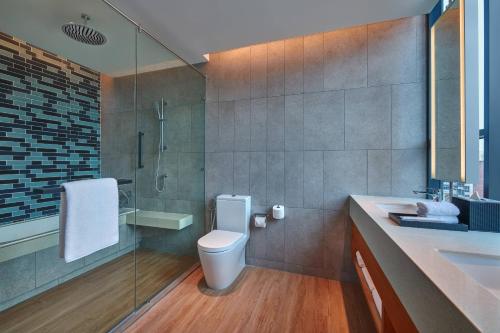 room detail thumbnail 2