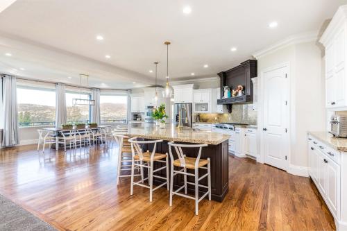 Luxurious Mountain Retreat-unparalleled Views Luxurious Mountain Retreat-unparalleled Views