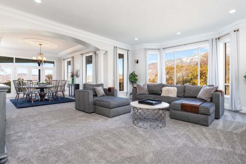 Luxurious Mountain Retreat-unparalleled Views Luxurious Mountain Retreat-unparalleled Views