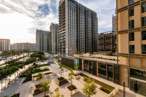 Upgraded Interior I Dubai Hills I City View I Socio Tower - image 5