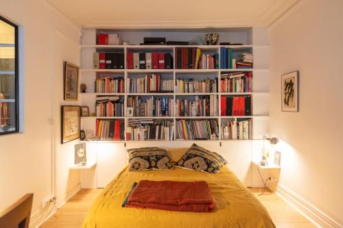 Charming 50 m love cocoon in Paris 10th - image 10