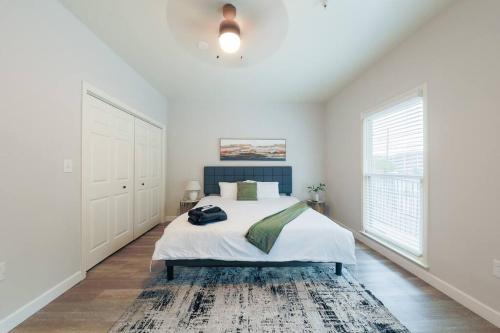 Cozy & Central 2BR Suite with Optional Parking Near Vanderbilt, Gulch & Honky Tonk Highway thumb 4