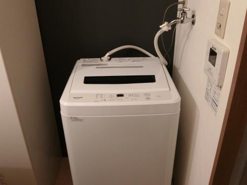 Standard Twin Room image 9