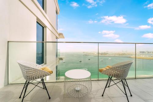 FAM Living - Direct Beach access 2 Bedroom Seafront Delight in JBR - image 7