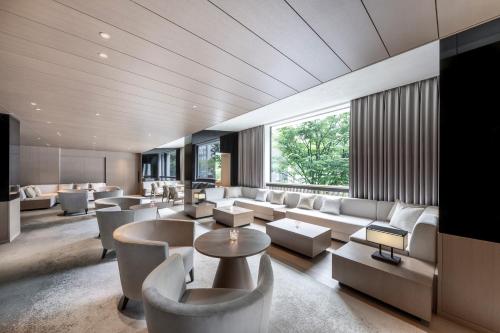 Standard Twin Room with No View and Lounge Access - Non-Smoking image 1