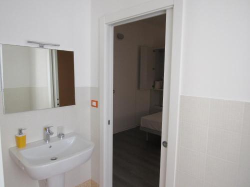 Double Room with Private Bathroom image 2