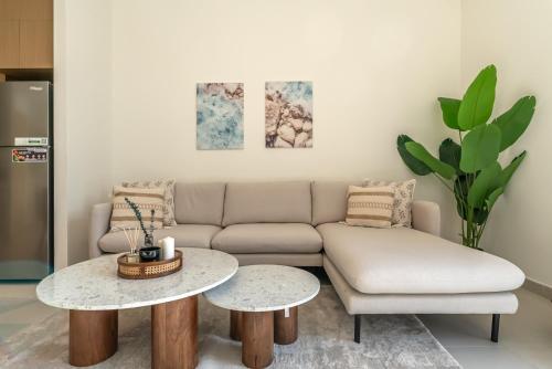 Coastal Vibe I 1BDR apartment in Creek Beach I Summer 2, Dubai (Foto 2)