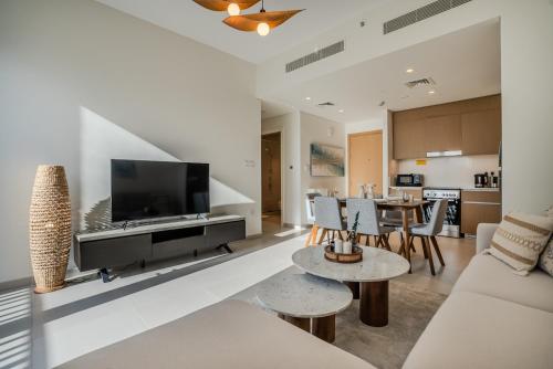 Coastal Vibe I 1BDR apartment in Creek Beach I Summer 2, Dubai (Foto 4)