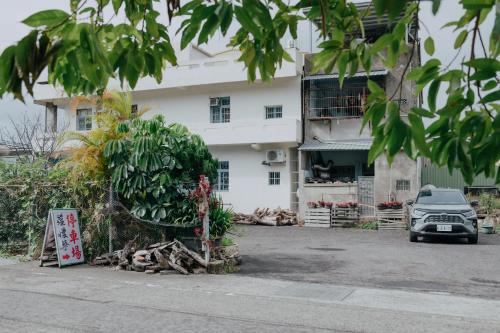 藴慢築 茶花藝主題民宿 Yun Man Zhu Homestay near 梨山風景區