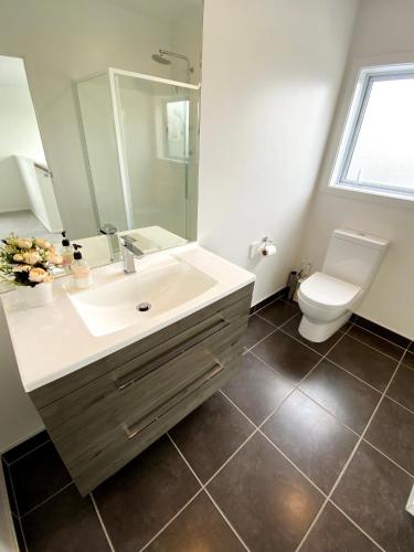 Browns Bay Spacious Retreat- near Beach & Shopping, Auckland (Foto 3)