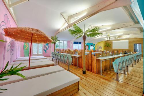 Villa California Dream proche paris et disney in Le Coudray Montceaux