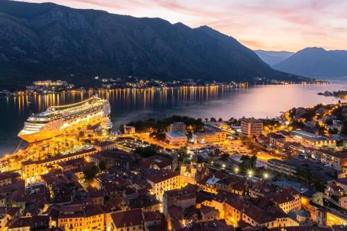 Létesítmények, Beachfront Villa Adria - Happy Rentals in Bigova