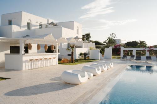 สระว่ายน้ำ, DUNES - Semi Based Apartment with Indoor Garden - Part Of White Dunes Luxury Boutique Hotel in ซานตา มาเรีย
