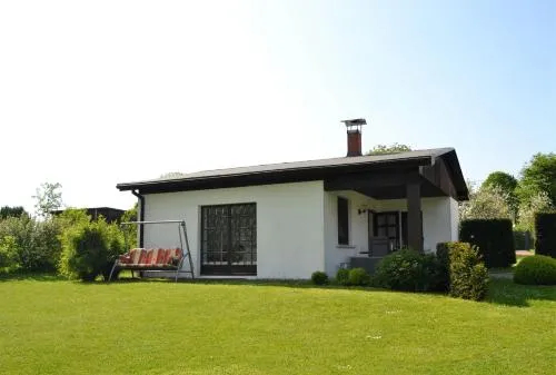 Ferienhaus am See auf großem Grundstück, Kaminofen in Krakow am See, Deutschland