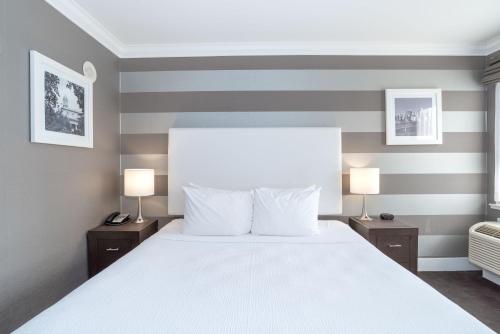 Tower Room, 1 King Bed, Kitchenette image 2