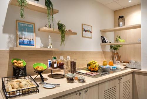 Food and beverages, Teneo Apparthotel Bordeaux Maritime near Le Pont Jacques Chaban Delmas