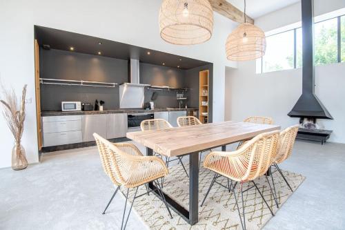 Domaine La Restrie - La Grande Salle des Médicis (Domaine La Restrie - La Grande Salle des Medicis) in Poce Sur Cisse