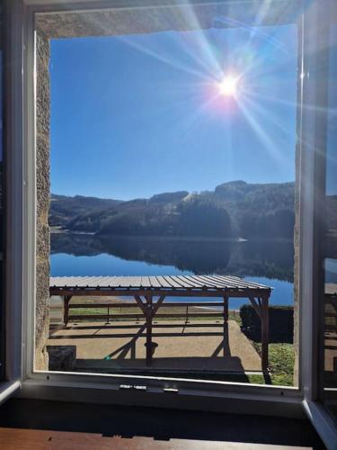 Skats, Gîte d'Oustrac, vue imprenable sur Lac de Maury (Gite d'Oustrac, vue imprenable sur Lac de Maury) in Saint-Amans-des-Cots