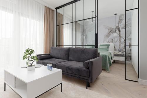 Art Deco Apartment Mokotów with Parking & Gym by Renters Prestige, Varsovia
